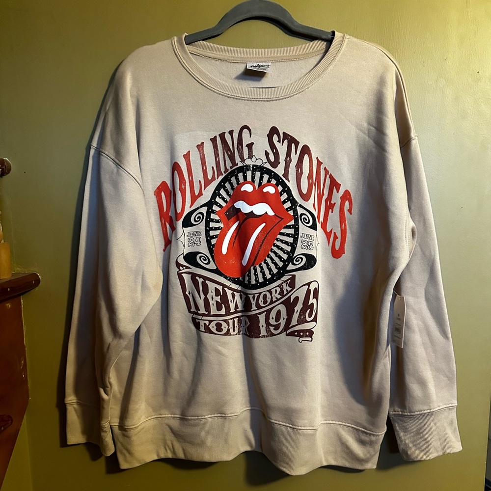 NWOT Time & Tru Rolling Stones Sweatshirt